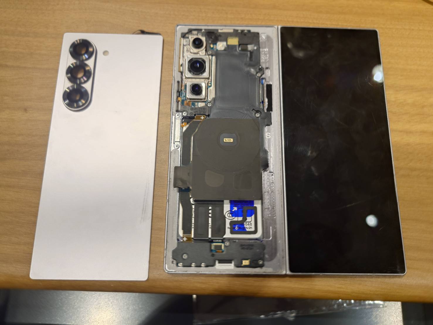 【田町よりご来店】Galaxy Z Fold6のバッテリー交換修理をご依頼いただきました！